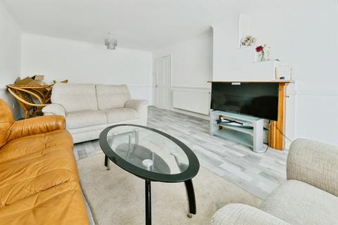 3 bedroom terraced house for sale, Kymswell Road, Stevenage