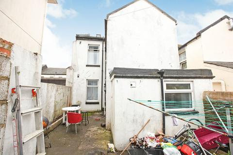 6 bedroom end of terrace house for sale, East Street, Torquay