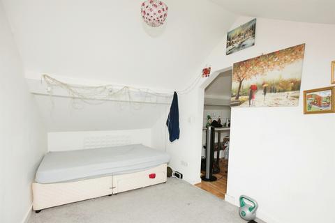 6 bedroom end of terrace house for sale, East Street, Torquay