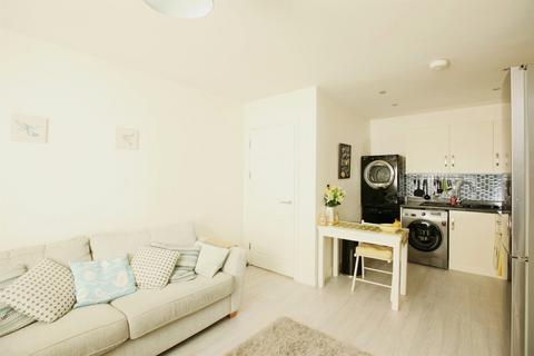 2 bedroom flat for sale, Market Street, Torquay