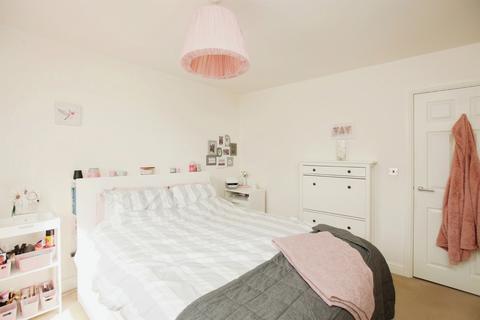 2 bedroom flat for sale, Market Street, Torquay