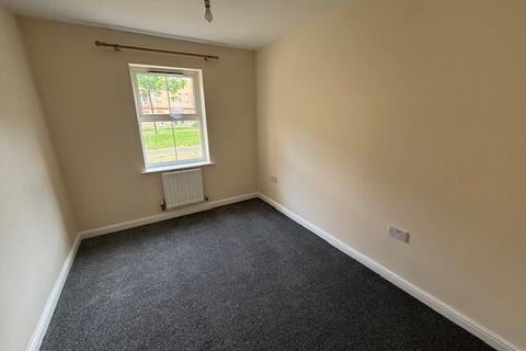 2 bedroom flat to rent, Piper Way, Ilford, IG1