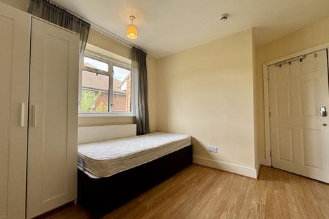 1 bedroom in a house share to rent, Beck Lane, Beckenham, BR3