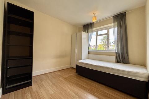 1 bedroom in a house share to rent, Beck Lane, Beckenham, BR3