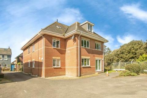 2 bedroom flat to rent, Thorn Court, Bournemouth, BH7
