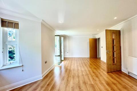 Alumhurst Road, Bournemouth, BH4