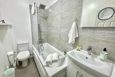 1 bedroom flat to rent, The Crescent, Bournemouth, BH1