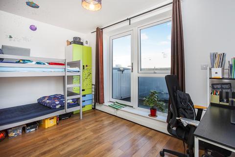 2 bedroom apartment for sale, Sovereign Way, Tonbridge