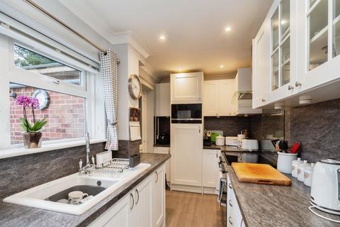 3 bedroom semi-detached house for sale, Burns Crescent, Tonbridge