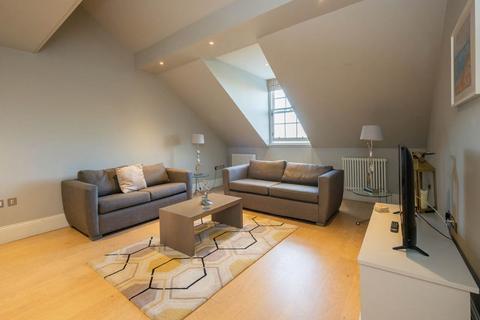 2 bedroom flat to rent, Queen Street, City Centre, Edinburgh