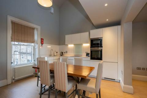 2 bedroom flat to rent, Queen Street, City Centre, Edinburgh
