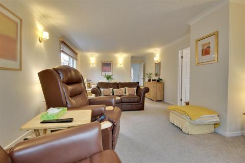 3 bedroom detached bungalow for sale, Thurlow Avenue, Beverley