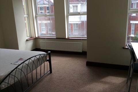 undefined, Southampton, SO15