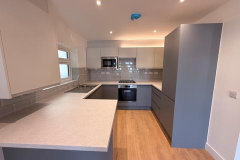 3 bedroom apartment to rent, Fishponds Road, Bristol, BS5