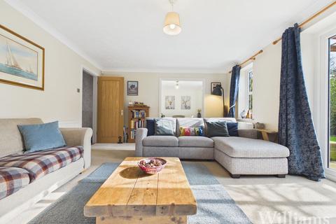undefined, Warren Close, Aylesbury HP17