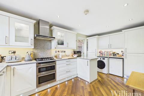 undefined, Warren Close, Aylesbury HP17
