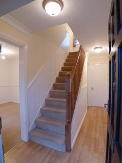 3 bedroom house to rent, Shelley Close, Rugeley, WS15