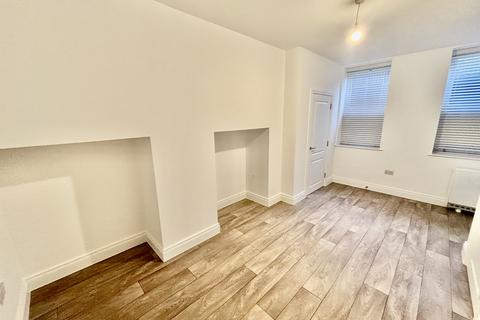2 bedroom flat to rent, Christchurch Road, Bournemouth, BH7