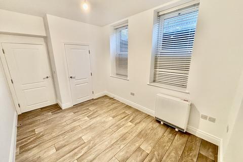 2 bedroom flat to rent, Christchurch Road, Bournemouth, BH7