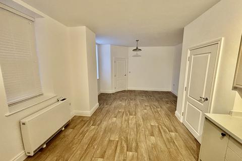 2 bedroom flat to rent, Christchurch Road, Bournemouth, BH7
