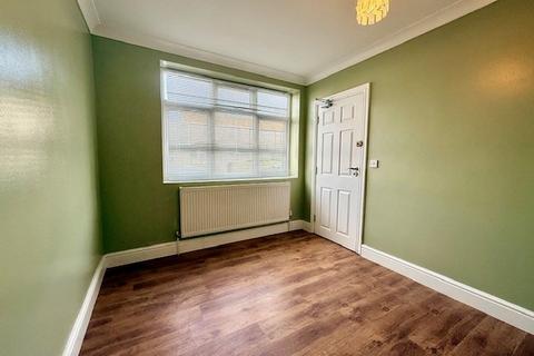 1 bedroom in a house share to rent, Harvey Gardens, Loughton, IG10