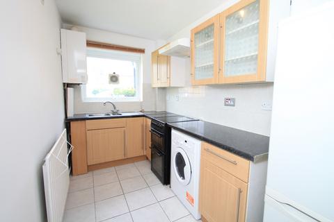 1 bedroom flat to rent, Helen Court, London, SE20