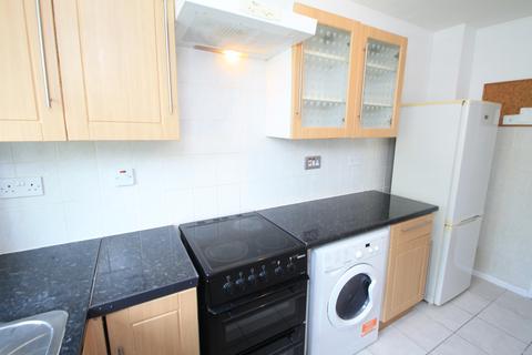 1 bedroom flat to rent, Helen Court, London, SE20