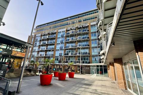 2 bedroom apartment to rent, Gerry Raffles Square, London, E15