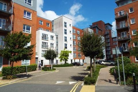 2 bedroom flat to rent, Avenel Way, Poole, BH15