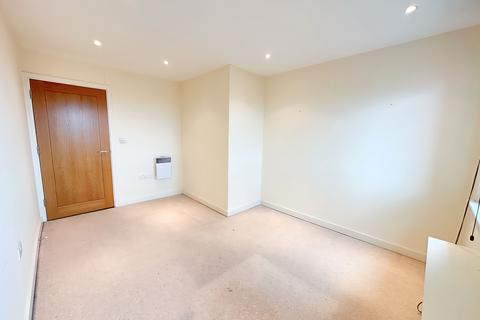 2 bedroom flat to rent, Avenel Way, Poole, BH15