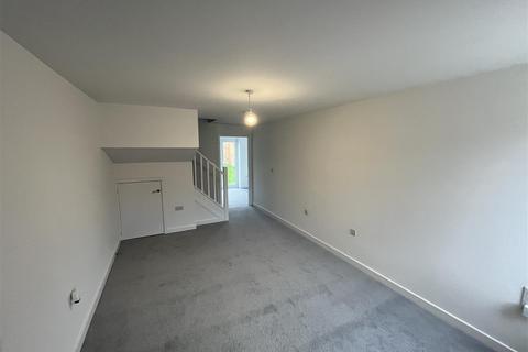 3 bedroom semi-detached house to rent, Newhaven Road, Liverpool
