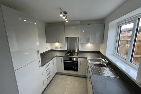 3 bedroom semi-detached house to rent, Newhaven Road, Liverpool