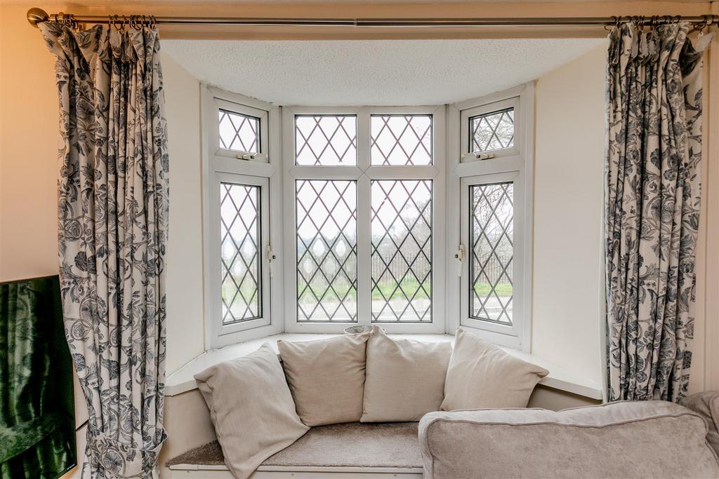 View Cottage, Over Lane Bay Seating Area.jpg