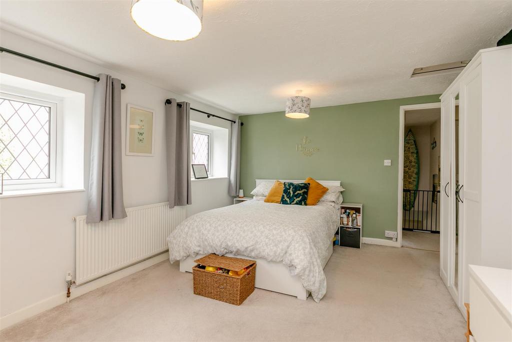 View Cottage, Over Lane Bed 1.jpg