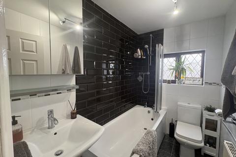 3 bedroom semi-detached house to rent, Amorys Holt Road, Rotherham, S66