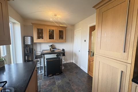 3 bedroom semi-detached house to rent, Amorys Holt Road, Rotherham, S66