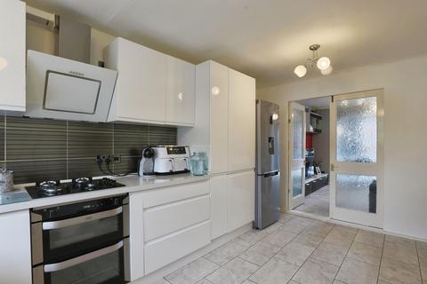 3 bedroom terraced house for sale, Hastings Road, Wellesbourne, Warwick