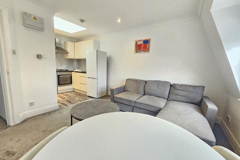 1 bedroom flat to rent, Elgin Avenue, London W9