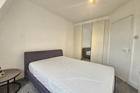 1 bedroom flat to rent, Elgin Avenue, London W9