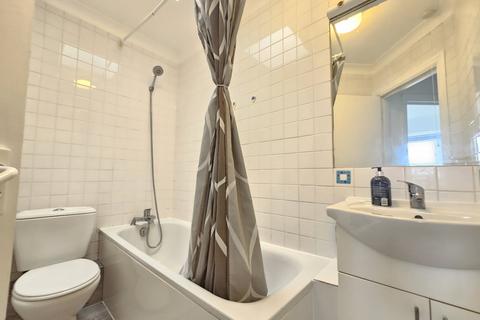 1 bedroom flat to rent, Elgin Avenue, London W9