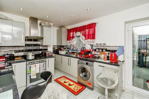 3 bedroom terraced house for sale, Richards Road, Tipton