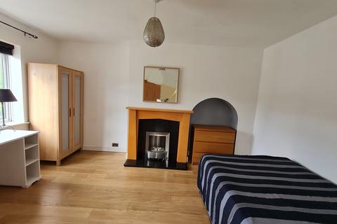 undefined, Fox Lane, Winchester, SO22