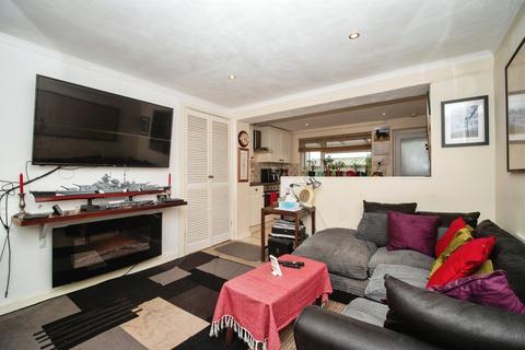 2 bedroom ground floor flat for sale, Franklin Road, Weymouth