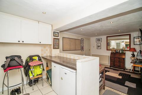 2 bedroom ground floor flat for sale, Franklin Road, Weymouth
