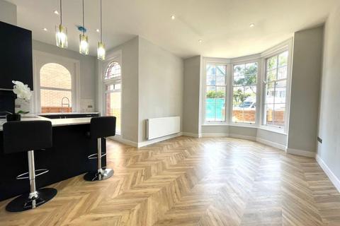 3 bedroom ground floor flat for sale, Connaught Road, Weymouth