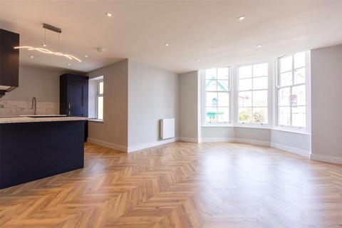 3 bedroom flat for sale, Connaught Road, Weymouth