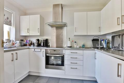 2 bedroom flat for sale, St. Winifreds Road, Bournemouth