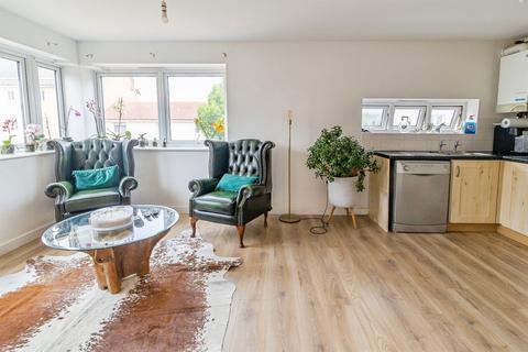 2 bedroom apartment for sale, Warwick Avenue, Broughton, Milton Keynes