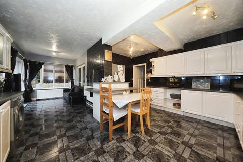 4 bedroom detached house for sale, Birmingham New Road, Lanesfield, Wolverhampton