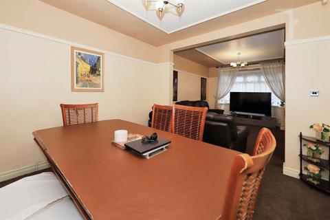 4 bedroom detached house for sale, Birmingham New Road, Lanesfield, Wolverhampton